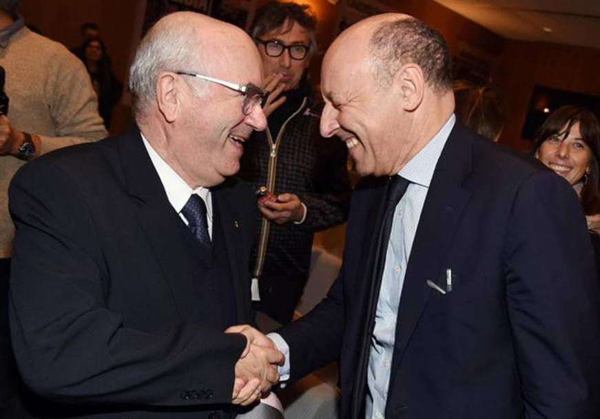 Prove di pace tra Marotta, dg della Juventus, e Tavecchio, presidente della Figc. Ansa